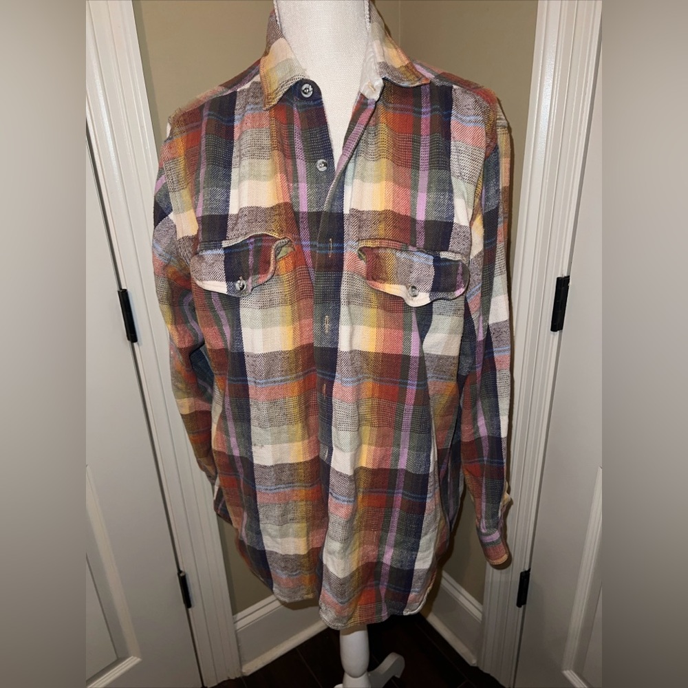 VINTAGE Wilderness Mens Flannel Jacket Button Down MULTICOLORED Plaid Size XL